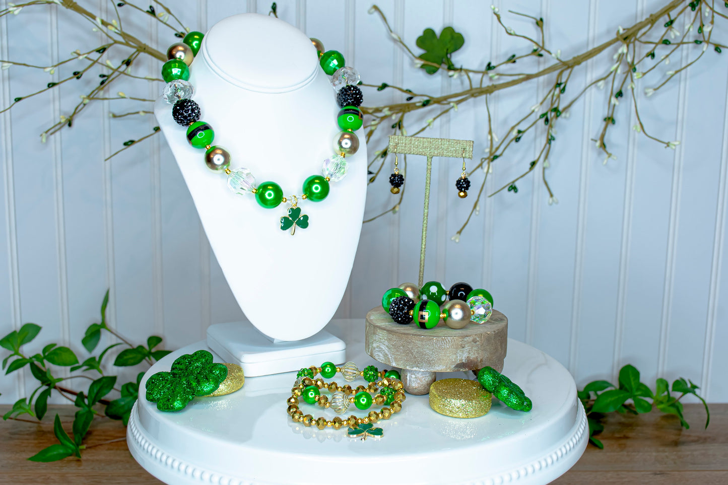 St. Patricks LUCKY CLOVER LEAF Necklace Jewelry Set