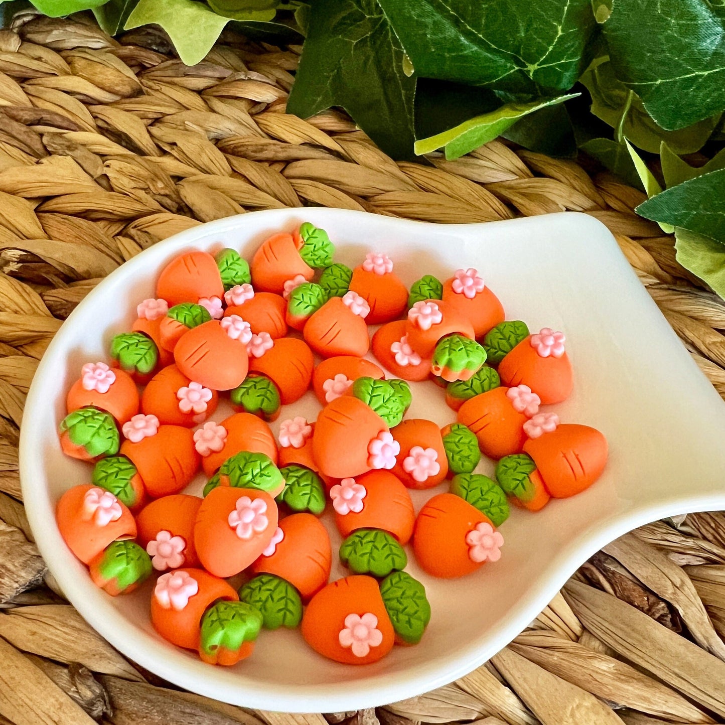 Fake Mini Easter Carrots, Carrot Cabochons