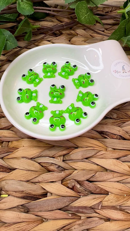 5 pcs GREEN FROG Flatback, Cabachon, Resin Frog